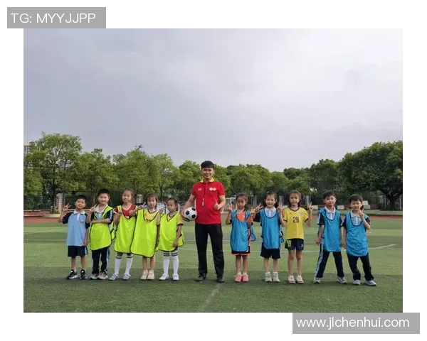 小学足球比赛的精彩瞬间与孩子们的成长故事